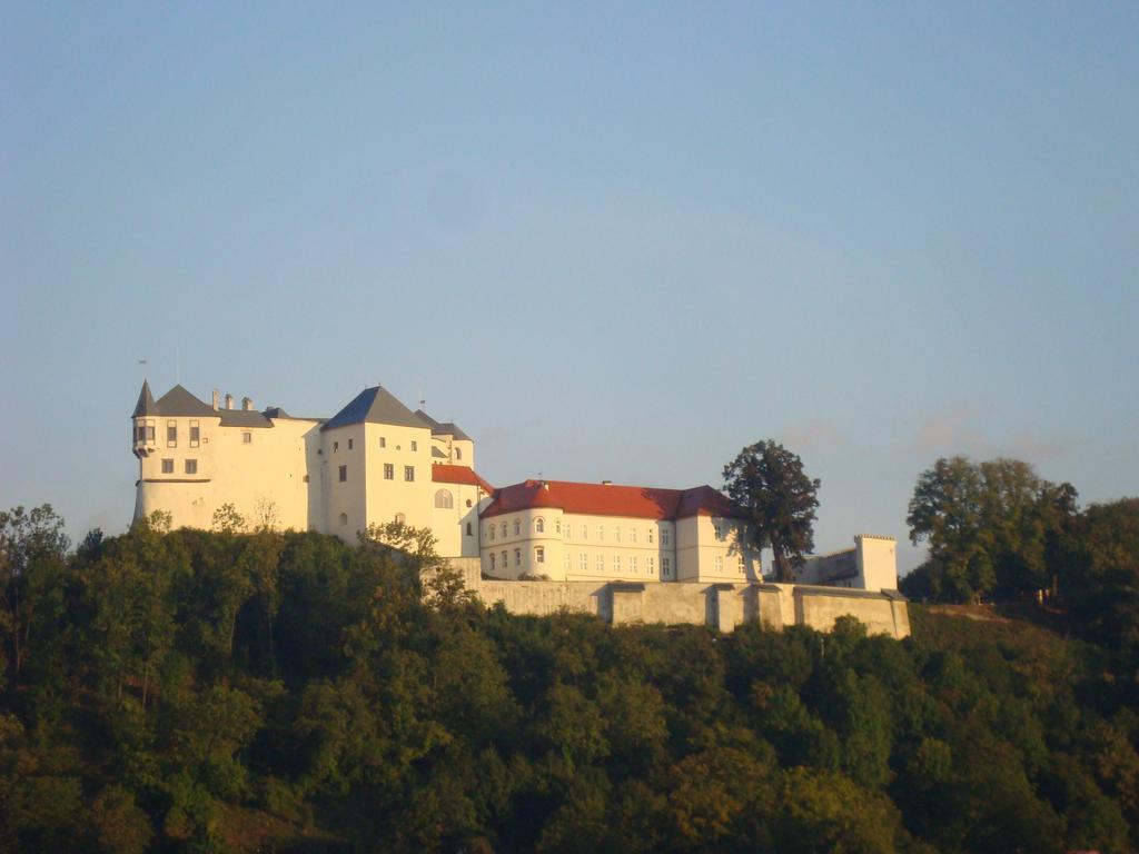 Penzion Majak Банска-Бистрица Экстерьер фото